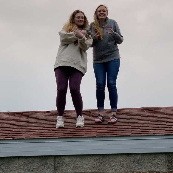 Meet your Posher, Hannah - Picture 5 of 7